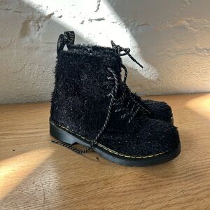 Dr. Martens Kids Black Fuzzy Boots
